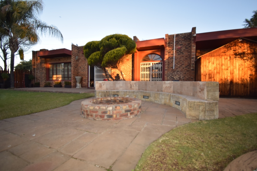 4 Bedroom Property for Sale in Riebeeckstad Free State